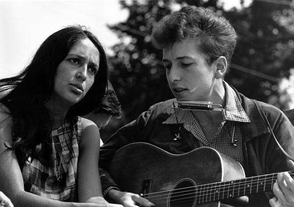 Bob Dylan and Joae Baez.